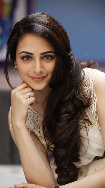 Zoya afroz, bollywood actress HD phone wallpaper