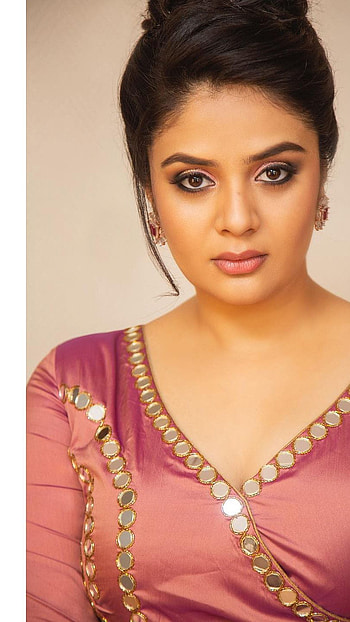 Sreemukhi, telugu actress, anchor HD phone wallpaper