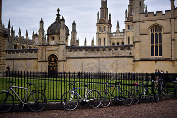 Donating to universities, Rich people HD wallpaper