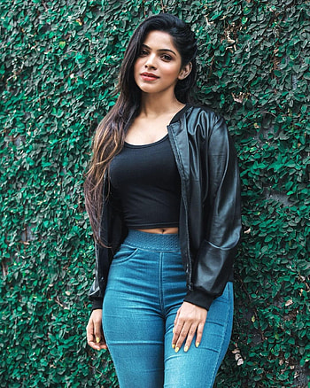 Divya bharathi, hair, lip HD phone wallpaper