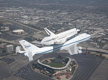 OVER ANGEL STADIUM, flight, shuttle, space shuttle endeavour, angel stadium HD wallpaper