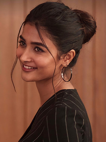 Pooja Hegde, hair, Telugu_actress HD phone wallpaper