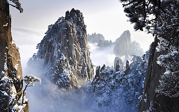 Huangshan Mountain Range, China | Huangshan Mountains in Winter in Anhui China HD wallpaper