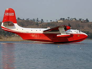Martin Mars Touching Down, boat, sea, classic, tanker, mars, plane, fighter, fire, boatplane, martin HD wallpaper