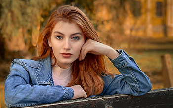 Red Ranch, fences, cowgirls, ranch, redhead HD wallpaper