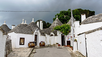 Iconic trulli houses, -perfect Alberobello HD wallpaper