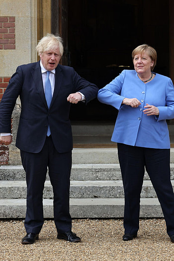 Boris Johnson, Angela Merkel, Euro 2020, Football banter HD phone wallpaper