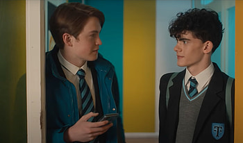 Heartstopper series, Netflix trailer, New queer high school, Sneak peek HD wallpaper