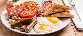 Traditional English Breakfast, toast, baked, tomato, beans, eggs, sausages, bacon HD wallpaper