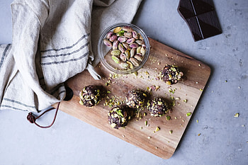 Truffles, Pistachios HD wallpaper