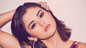 Selena Gomez Puma hoot , selena-gomez, celebrities, girls, closeup, face HD wallpaper