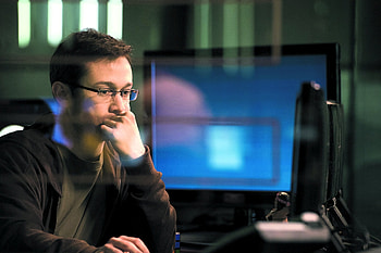 Snowden movie, Whistle blower, Oliver Stone's portrayal, New York Times HD wallpaper