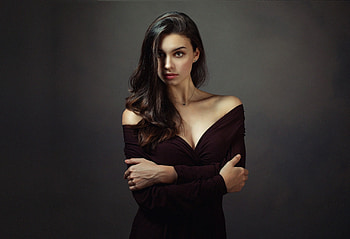 Brunette, pretty woman, cross arms HD wallpaper