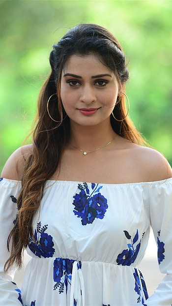 Payal Rajput, South Heroine HD phone wallpaper