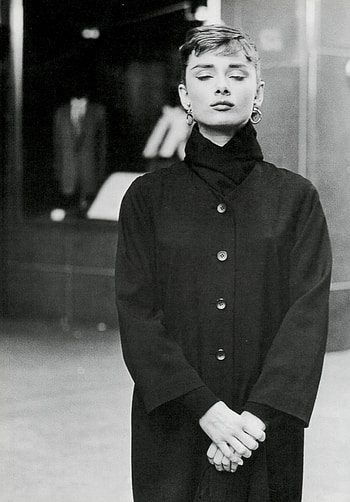 Audrey Hepburn, Sabrina Reddit post, Comment search HD phone wallpaper