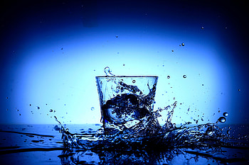 Drops, Macro, Spray, Splash, Liquid, Glass HD wallpaper