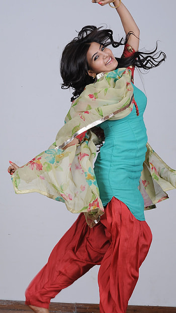 Samantha, model, telugu actress, beautiful, jumps HD phone wallpaper