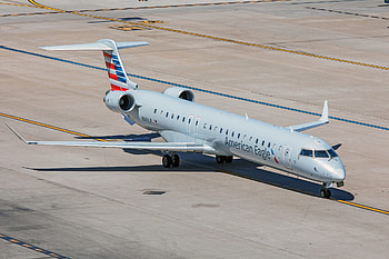 Mesa Airlines, European startup plans, Expansion strategy, Airline industry HD wallpaper