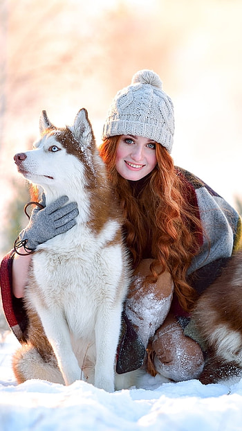hat, husky, dog, snow, winter, smile, redhead, woman, mood HD phone wallpaper
