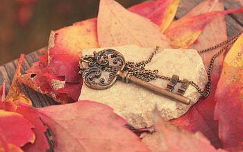 Autumn, Leaves, Rock, Miscellanea, Miscellaneous, Stone, Metal, Board, Key, Chain HD wallpaper