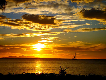 SUNSET SAILING, sea, boat, clouds, sailing, sky, nature, sunset HD wallpaper