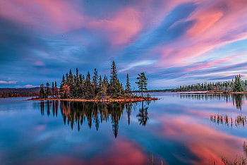 Ultra — Tranquil Island Reflections, landscape HD wallpaper