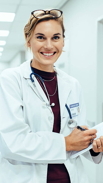 Doctor, Happy Women, happy women doctor HD phone wallpaper