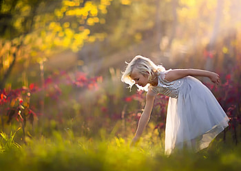 little girl, childhood, blonde, graphy, Tree, cute, baby, fair, beauty, nice, Nexus, flower, kid, adorable, bonny, sweet, white, Belle, Fields, girl, beautiful, people, little, comely, pink, Fun, sightly, pretty, nature, lovely, dainty, pure, child HD wallpaper
