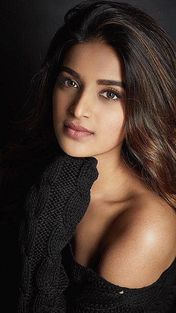 Tamil Heroine, Niddhi Agrawal, South HD phone wallpaper