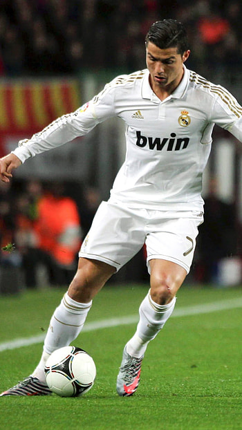 Cristiano Ronaldo in Action: Real Madrid for True Sports Fans, Real Madrid C.F., Cristiano Ronaldo, Sports HD phone wallpaper