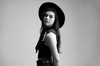 Elise Trouw, beautiful, monochrome HD wallpaper