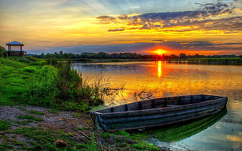 SUNSET HORIZON, boat, shore, lake, sunset HD wallpaper