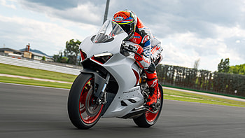 Ducati Panigale V2, White Rosso, Motorcycle , Racing motorcycles HD wallpaper