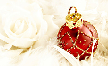 Holidays, Flower, Rose Flower, Rose, Pattern, Ball, Tinsel, Christmas Tree Toy, Sequins, Fuzz, Fluff HD wallpaper