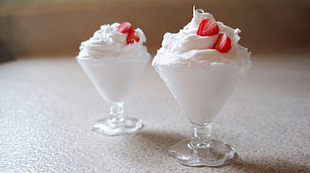 Whipped cream delight, Fluffy and creamy, Tempting topping, Indulgent delight HD wallpaper