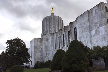 Oregon State Capitol in Salem, Oregon HD wallpaper