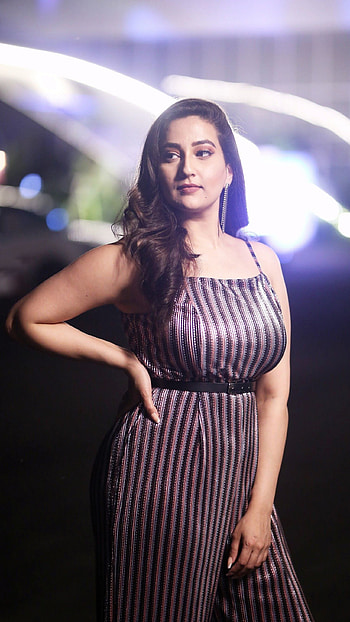 Manjusha, telugu actress, anchor HD phone wallpaper