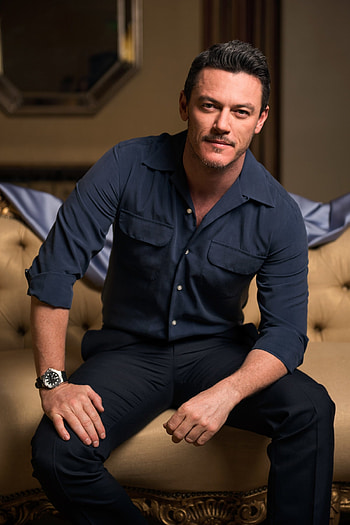 Luke Evans , Impressive visuals, Versatile actor, Diverse roles HD phone wallpaper