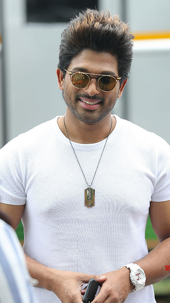 Allu Arjun Pushpa, White Tshirt, handsome look HD phone wallpaper