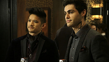 Harry Shum Jr., shadowhunters stars, tease, matthew daddario HD wallpaper