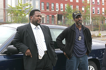 The Wire , Arresting visuals, Striking juxtapositions, Captivating storyline HD wallpaper
