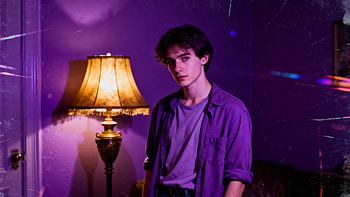 Nocturne in Violet — Retro Lamp Portrait, Man HD wallpaper