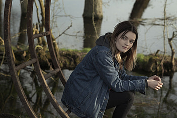 Maeve Wiley, Top Backgrounds HD wallpaper