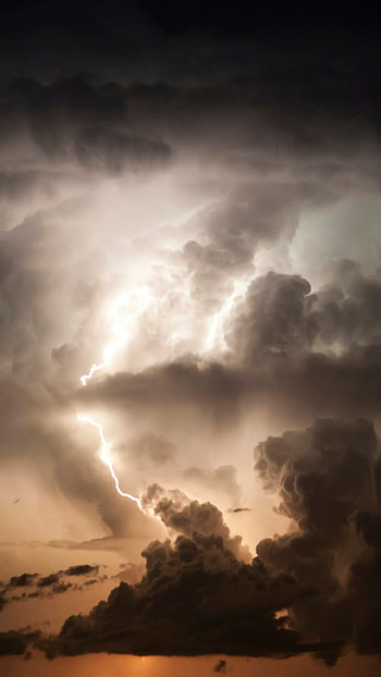 Ultra lightning , Top-quality visuals, Mesmerizing atmosphere, Electrifying lightning HD phone wallpaper