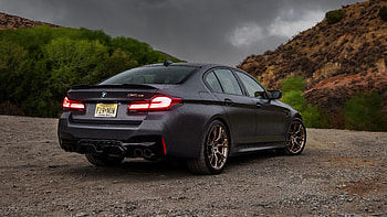 2022 BMW M5 CS 2 Cars HD wallpaper