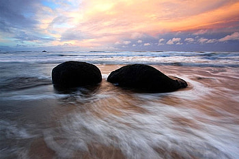 Rocks on Beach, on beach, cool, rocks HD wallpaper
