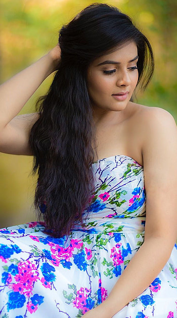 Sreemukhi, telugu actress, anchor HD phone wallpaper