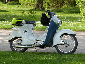 Creseent, cycle, bike, nature, grass, spring, rally HD wallpaper