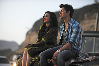 Joe Jonas And Demi Lovato , demi-lovato, joe-jonas, celebrities, girls, actress, music HD wallpaper