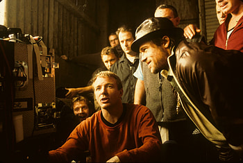 Snatch movie, Criminal underworld, Entertaining chaos, Dark humor HD wallpaper